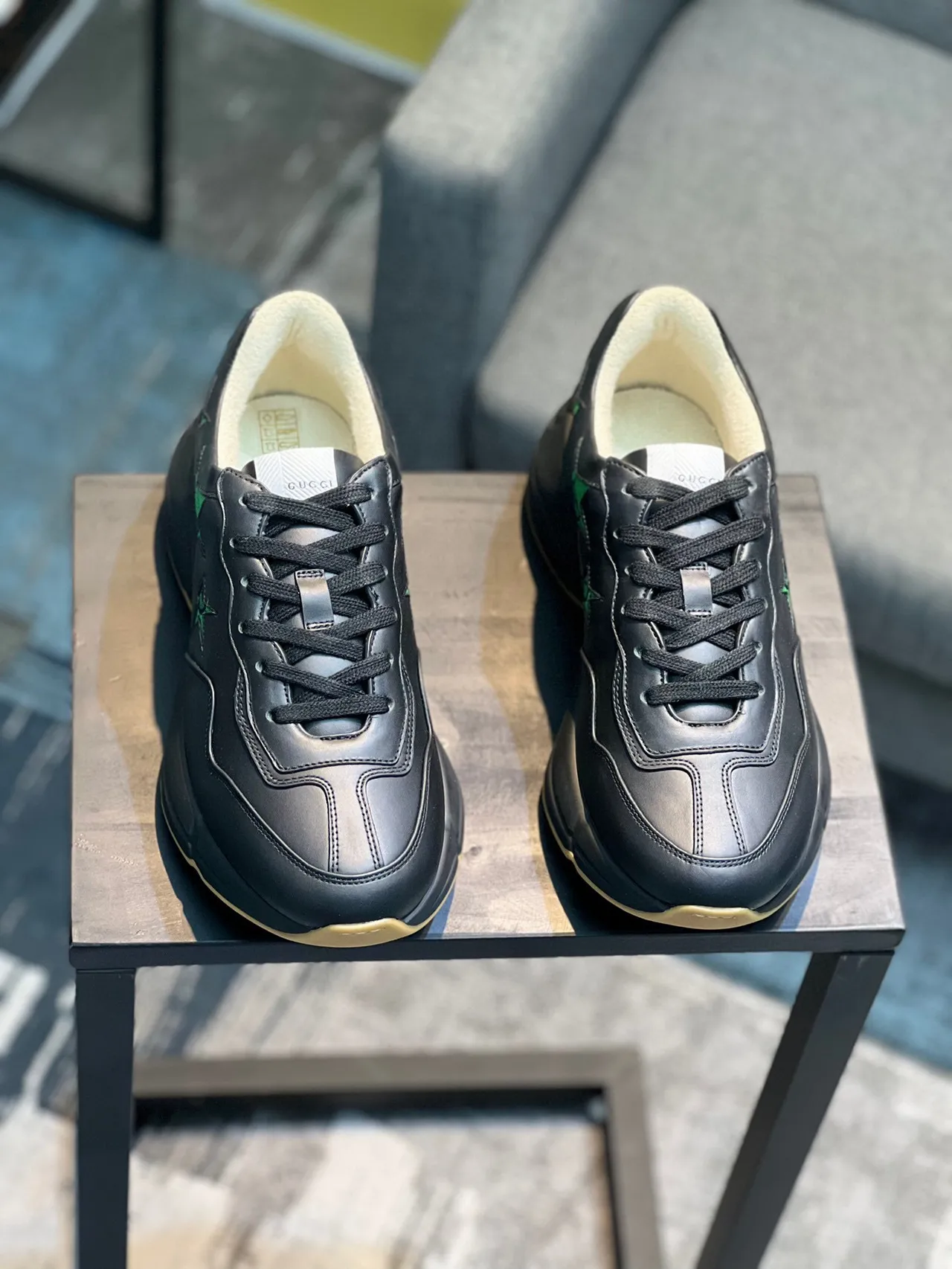 Gucci Rhyton Zapatillas de cuero negro con bordado de estrella verde chunky 6