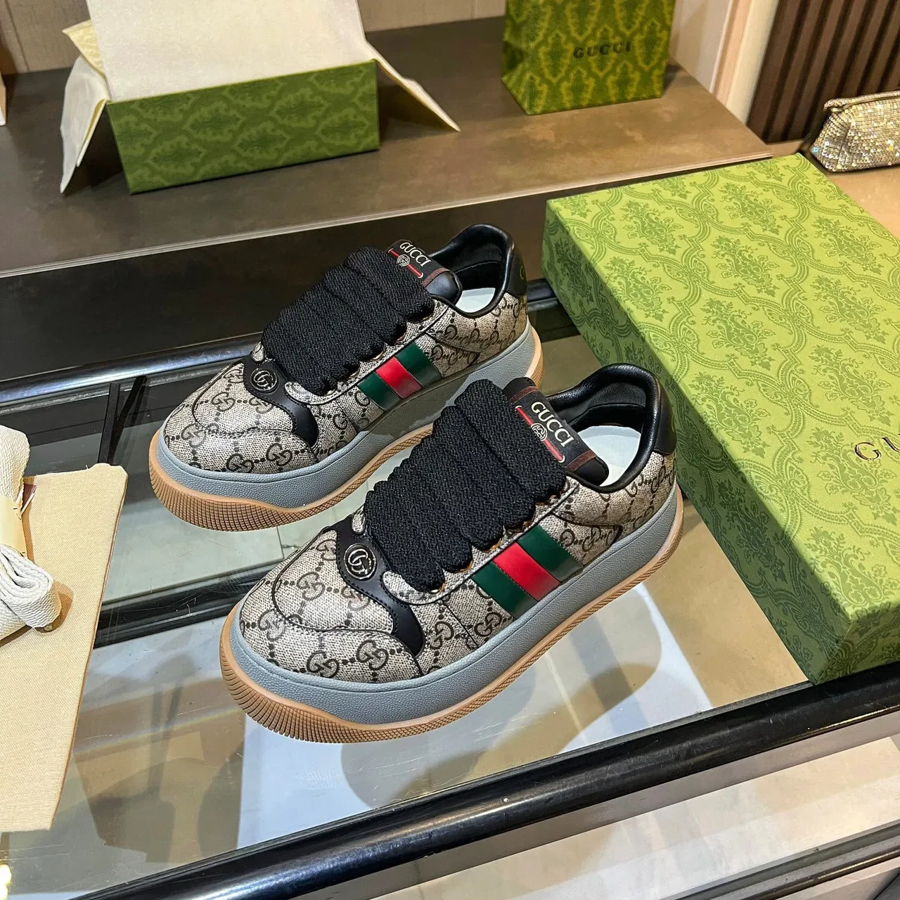 Gucci Screener Bege Monograma Canvas Verde Vermelho Web Plataforma Lifestyle Sneakers 3