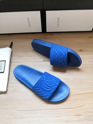 Gucci Screener Chaussons bleus embossés GG monogramme 4