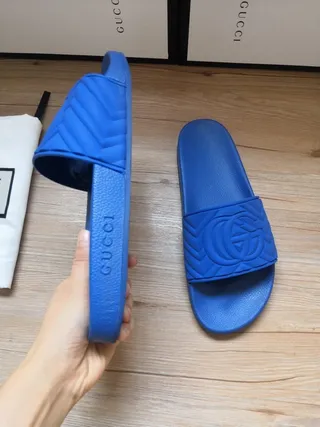 Gucci Screener Chaussons bleus embossés GG monogramme 6