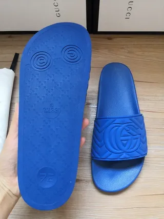 Gucci Screener Chaussons bleus embossés GG monogramme 7
