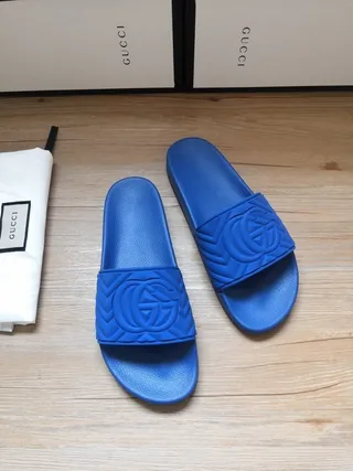 Gucci Screener Chaussons bleus embossés GG monogramme 8