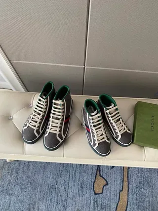 Gucci Screener Gris Charbon Web Stripe High-Top Style de Vie Sneakers 2