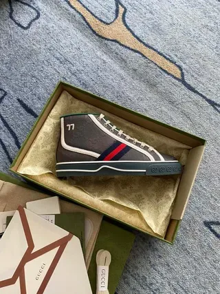 Gucci Screener Gris Charbon Web Stripe High-Top Style de Vie Sneakers 6