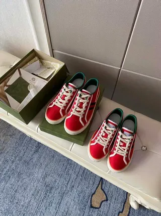 Gucci Screener Sneakers Lifestyle avec tige en toile rouge et verte rayures navy doubles 2