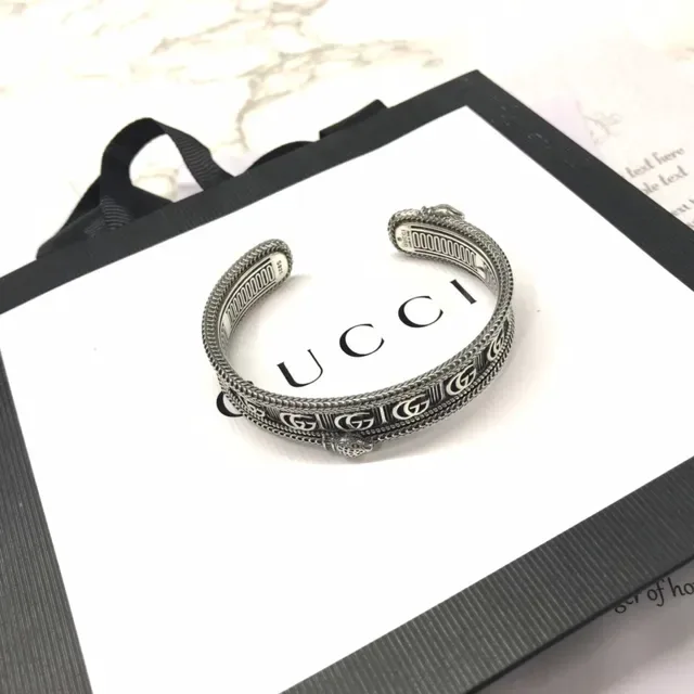Gucci Serpenti Pulsera Cuff Cuerda Trenzada GG Motivo Cabeza de Serpiente 4