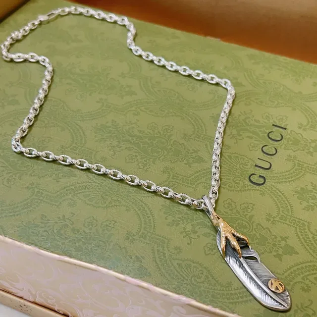 Gucci Silver and Gold Feather Pendant Necklace 9