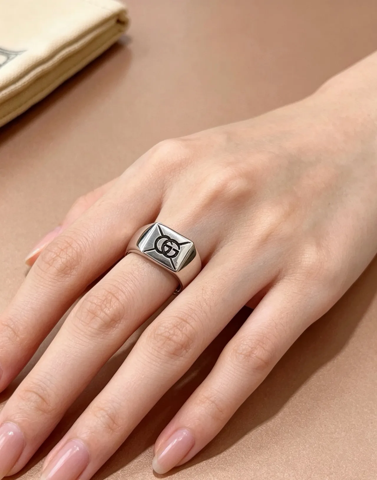 Gucci Anillo Signet Negro Plata Cuadrado Pulido 5