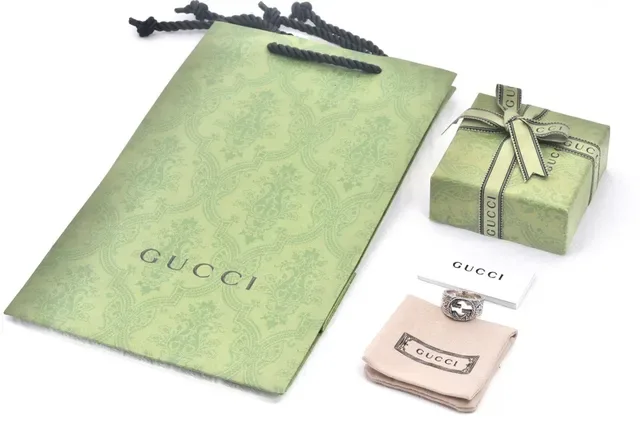 Gucci 银黑宽带雕刻叶纹饰戒指 2