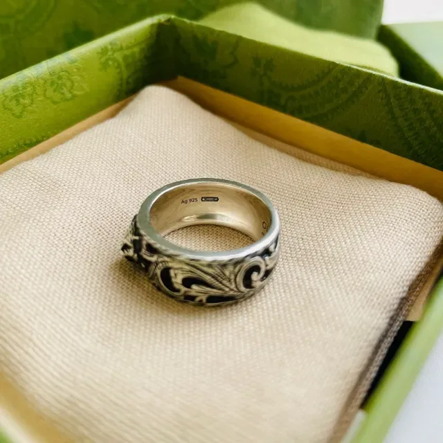 Gucci Silver Black Wide Band Interlocking G Logo Ring 3