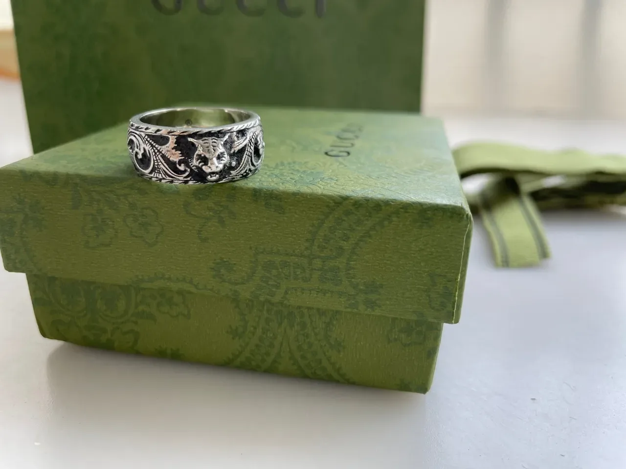 Gucci Silver Black Wide Band Interlocking G Logo Ring 4