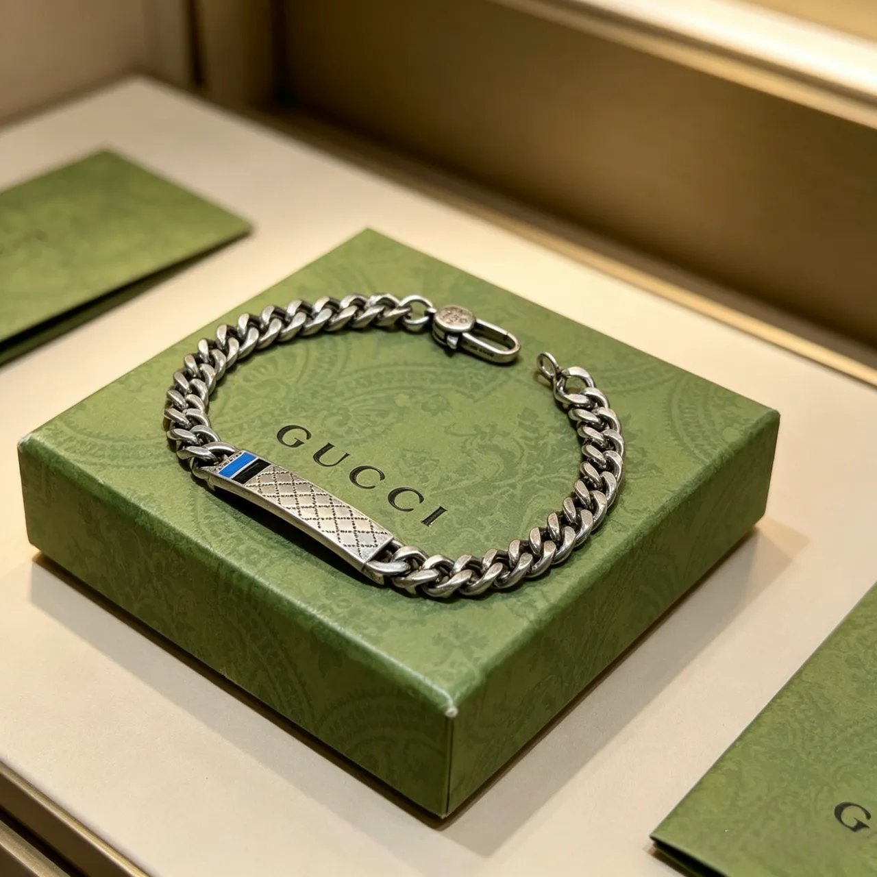Gucci Silver Blue Curb-Link Chain Quilted Plaque Bracelet 9