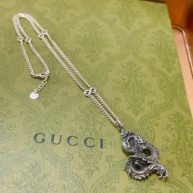 Gucci Silver Sculpted Dragon Pendant Curb Chain Necklace 4