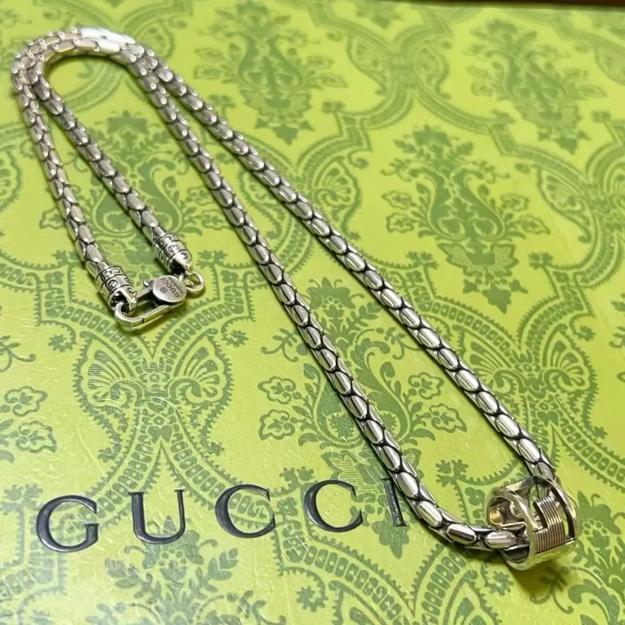 Gucci Silver-Tone Textured Link Chain Necklace 2