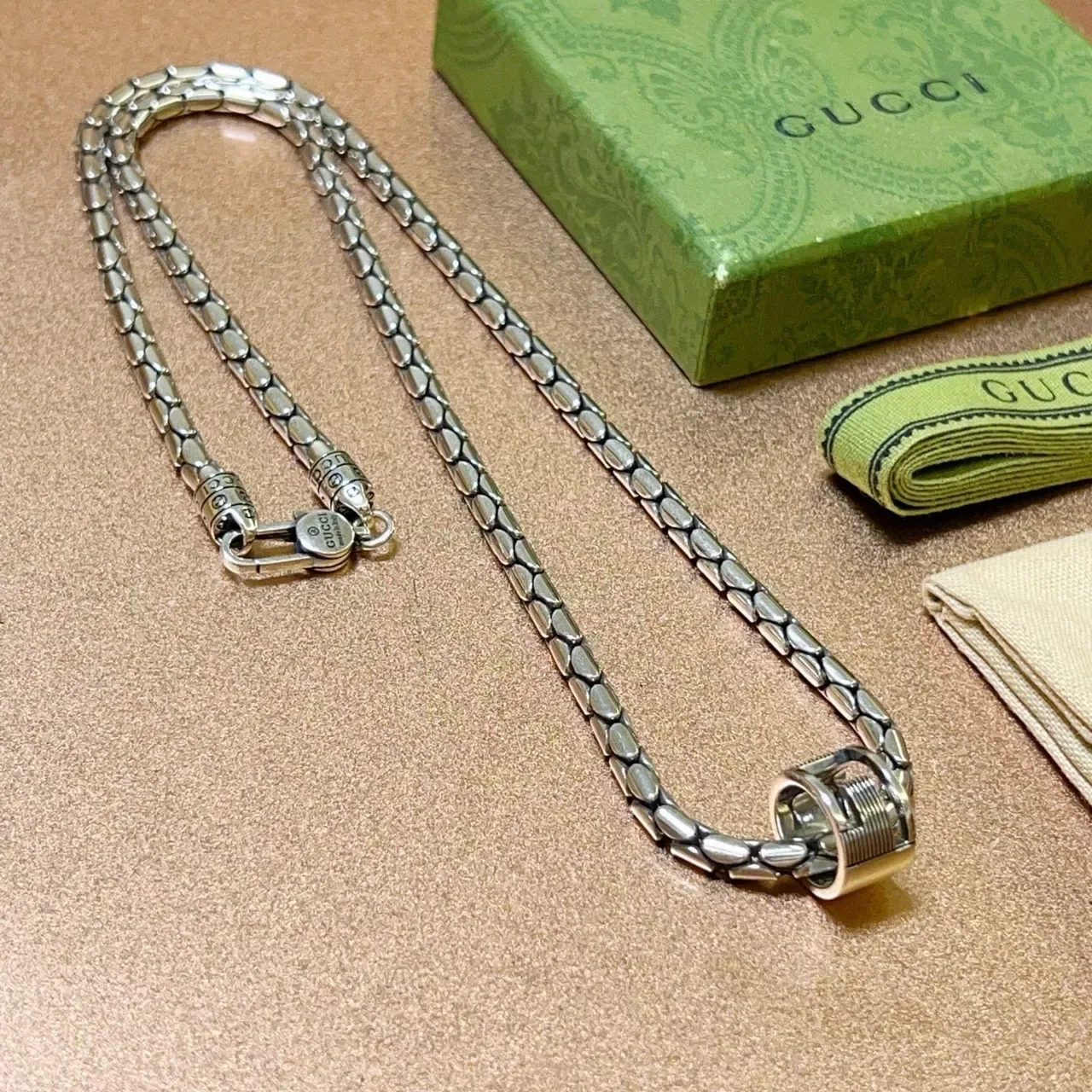 Gucci Silver-Tone Textured Link Chain Necklace 7
