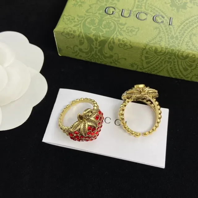 Gucci Bagues Fraise Cristal Encrustées Ton Or 2