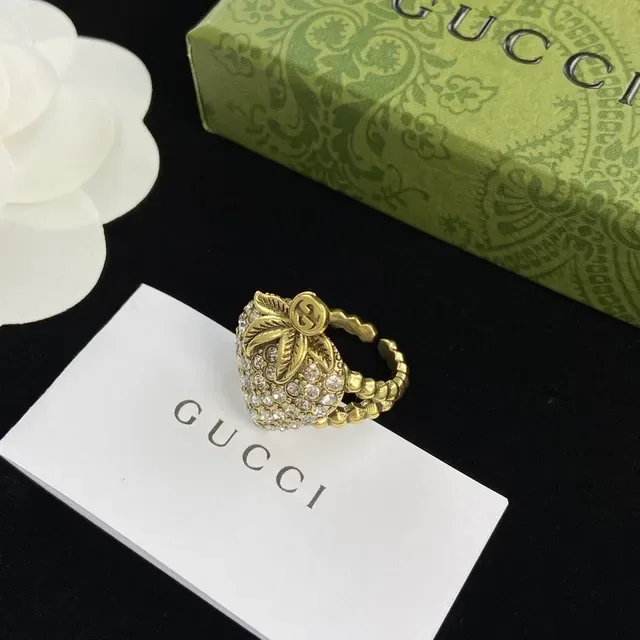 Gucci Bagues Fraise Cristal Encrustées Ton Or 3