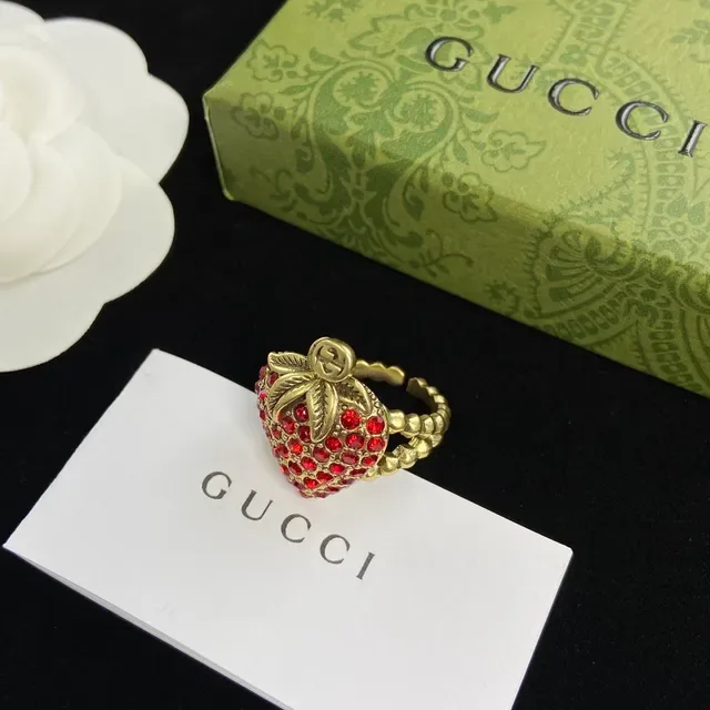 Gucci Bagues Fraise Cristal Encrustées Ton Or 4