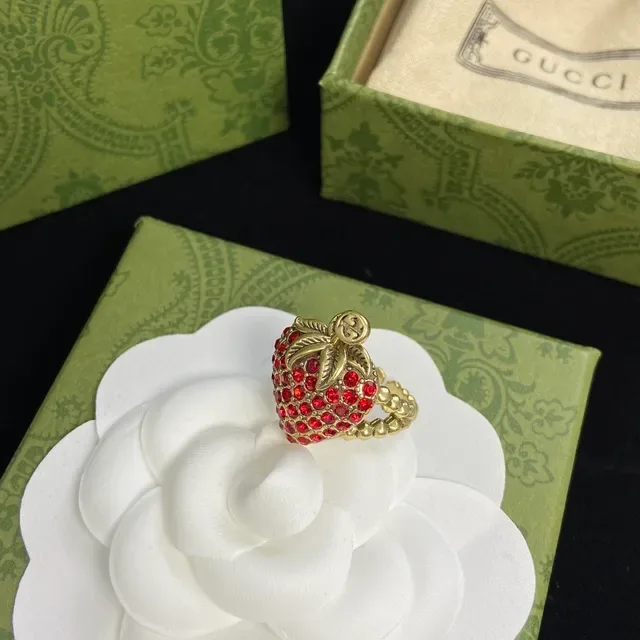 Gucci Bagues Fraise Cristal Encrustées Ton Or 5