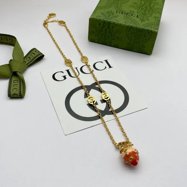 Gucci قلادة فراولة إنامل सلسلة ذهبية 5