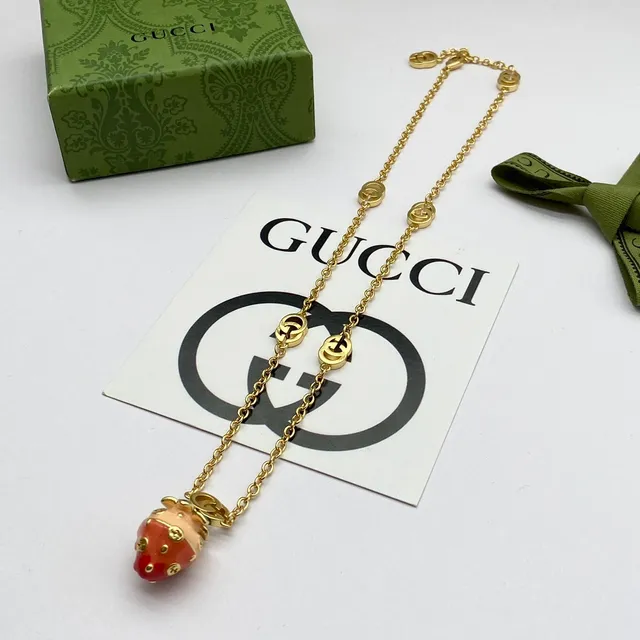 Gucci قلادة فراولة إنامل सلسلة ذهبية 6