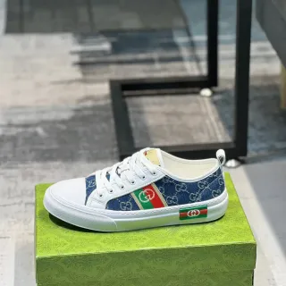 Gucci Tennis 1977 牛仔和白色生活方式运动鞋