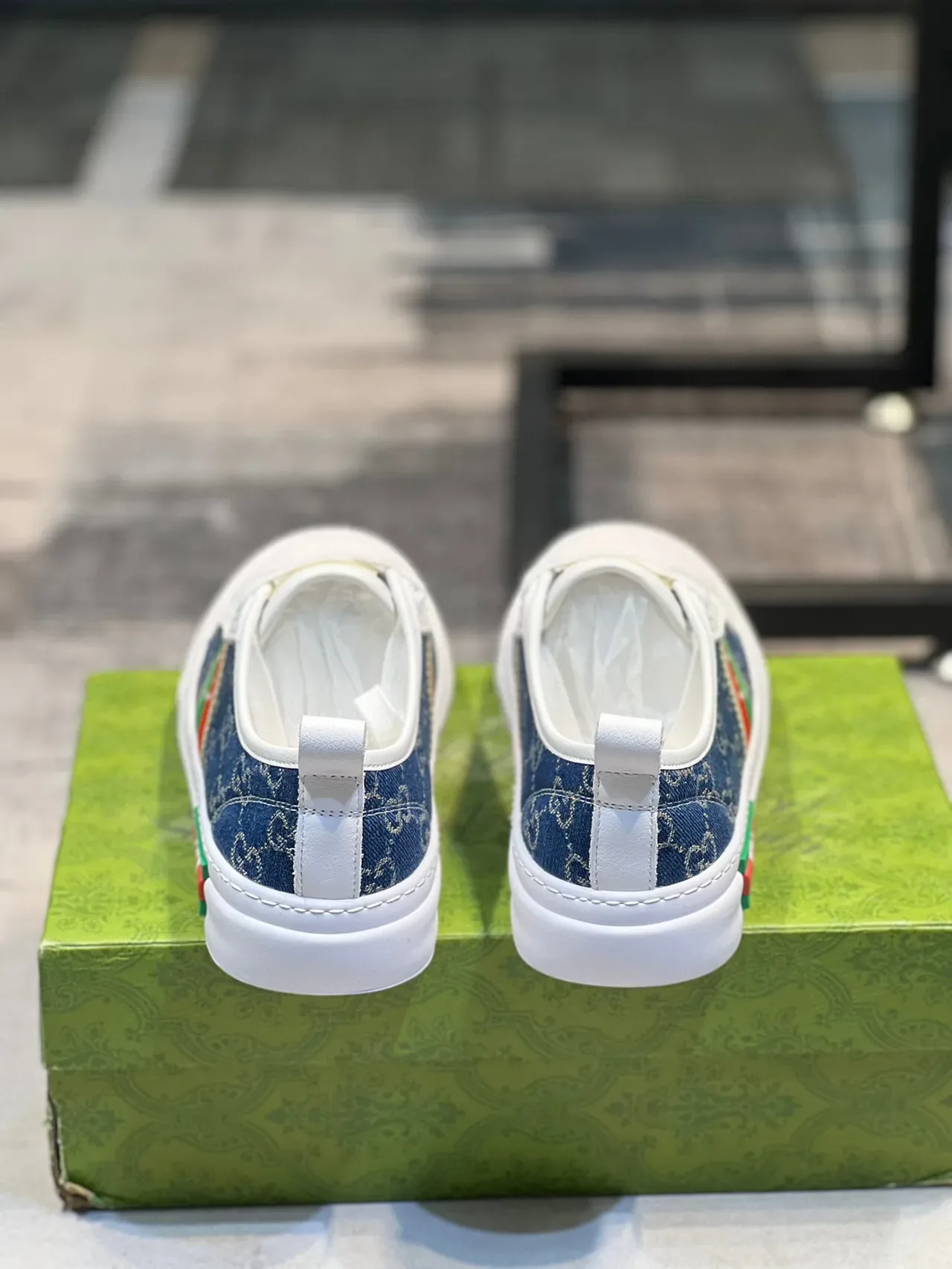 Gucci Tennis 1977 Zapatillas Lifestyle en Denim y Blanco 2