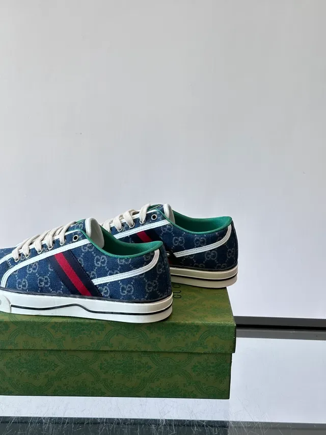 حذاء رياضي Gucci Tennis 1977 أزرق بحري GG Monogram كانفاس ستايل حياة 3