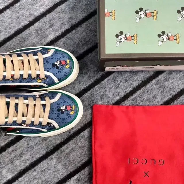 Gucci Tennis 1977 Bleu marine Impression Mickey Mouse Lifestyle Sneakers 3