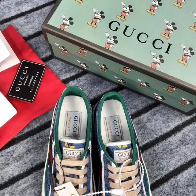 Gucci Tennis 1977 Bleu marine Impression Mickey Mouse Lifestyle Sneakers 8