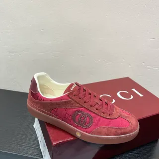 Gucci Tennis 1977 Monograma rojo lona y ante sneakers lifestyle