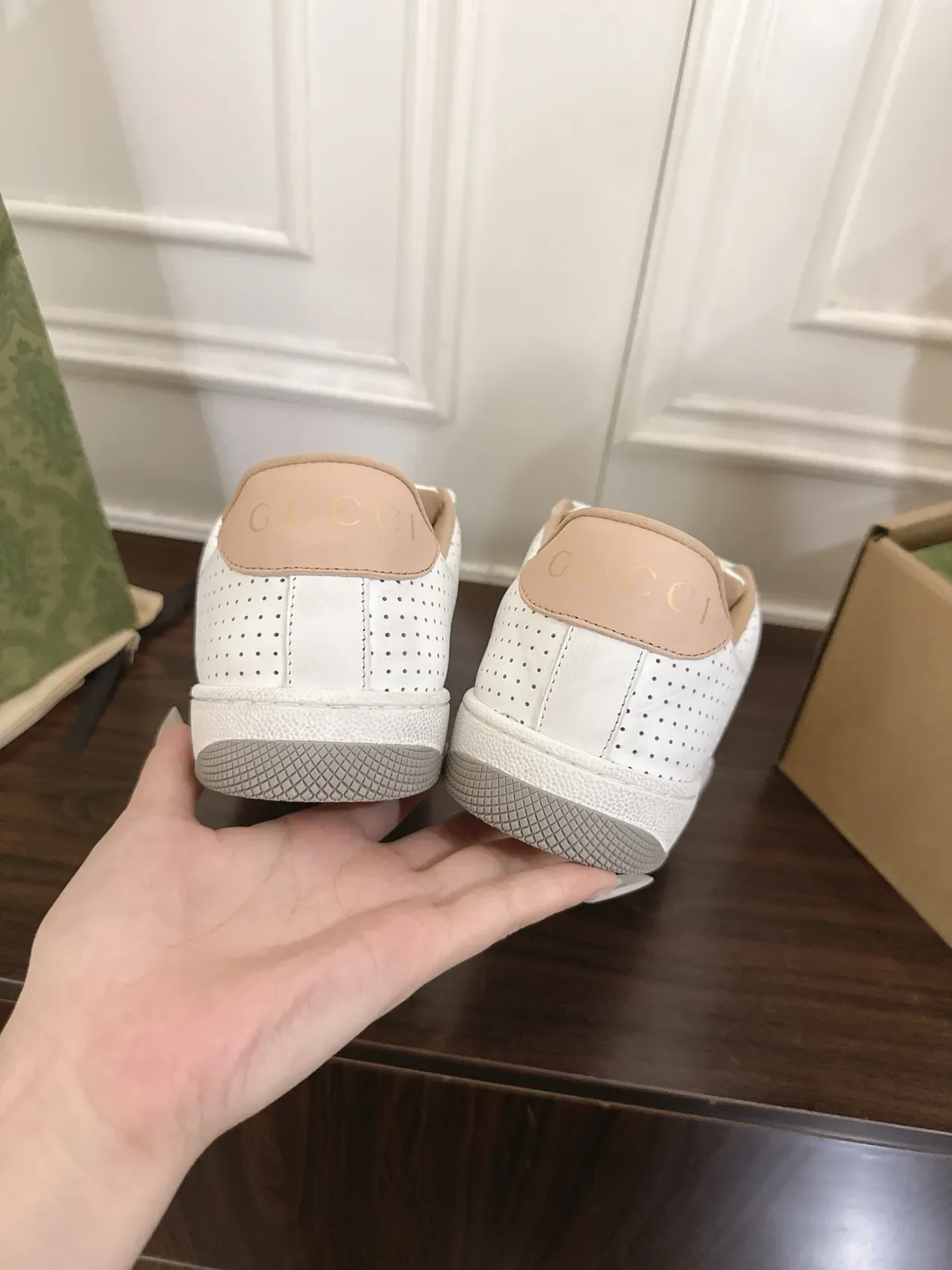 Gucci Tennis 1977 White Beige Green Red Lifestyle Sneakers 4