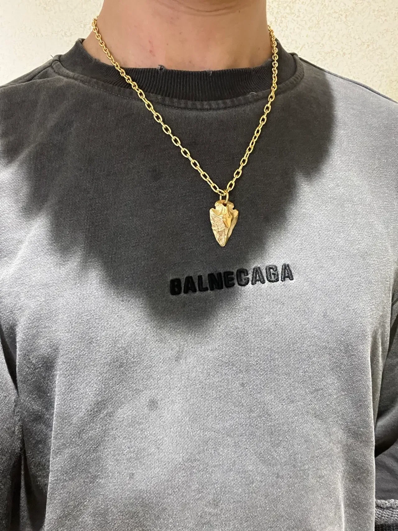 Collier Gucci Chaîne d'Or Pendentif Feuille Texturée 2