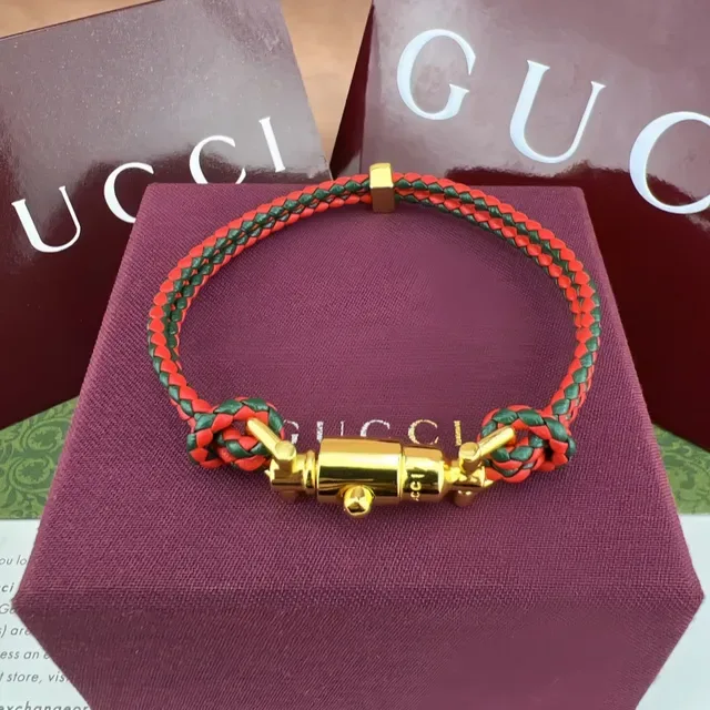 Gucci Web Bracelet Rouge et Vert en Cuir Tressé 4