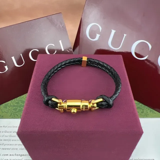 Gucci Web Bracelet Rouge et Vert en Cuir Tressé 5
