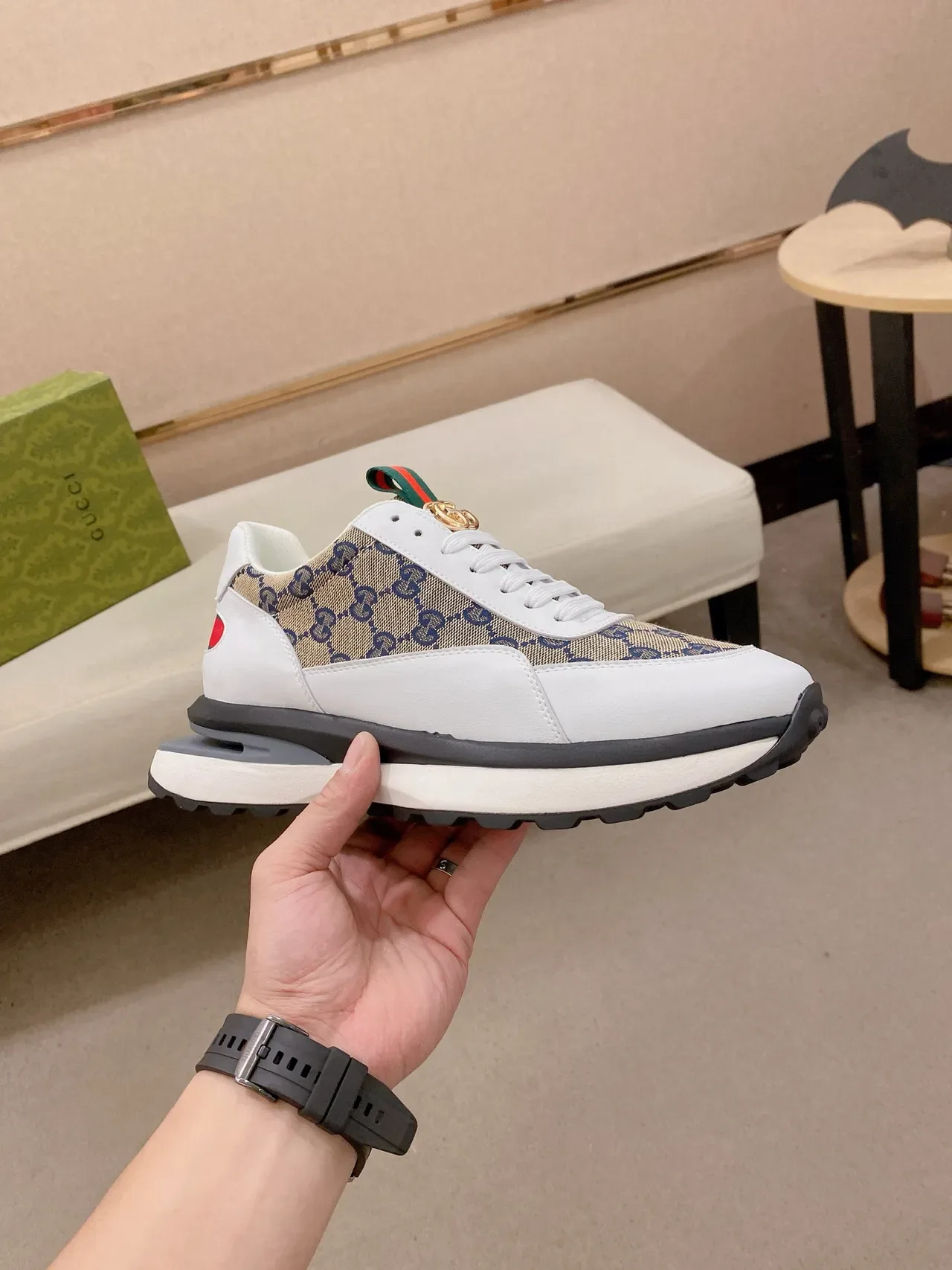 Gucci Zapatillas Lifestyle Blancos Beige GG Monogram Lona Cuero Solapas 5