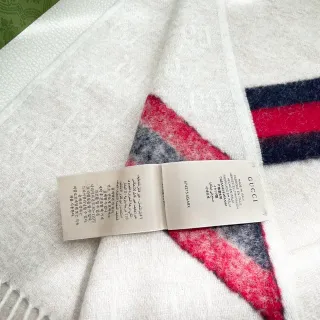 Gucci সাদা বহুরঙা বোনা ফ্রিঞ্জ কিনারা ক্যাশমিয়ার স্কার্ফ