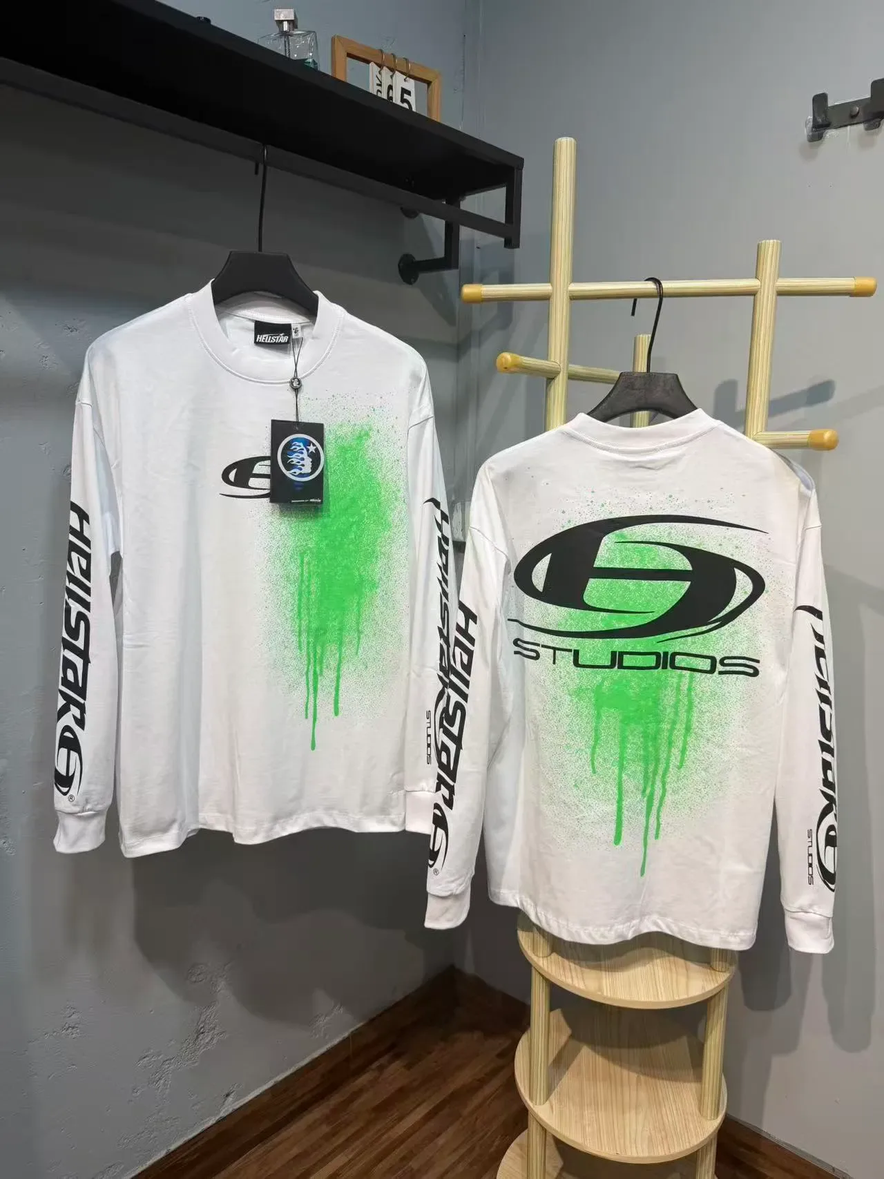 Camiseta de manga longa Hellstar com gráfico spray 9