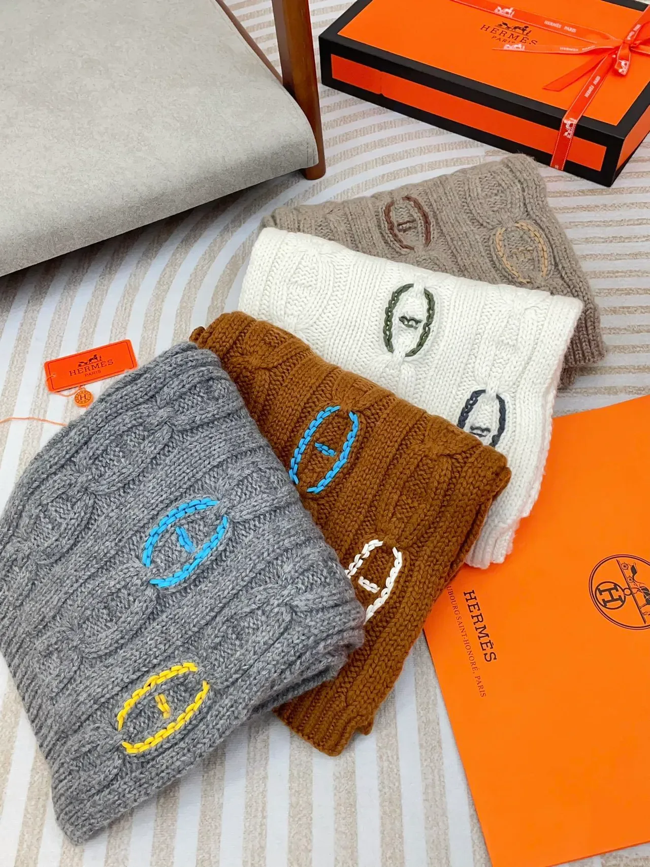Hermès Beige Marron Tricot Cable Broderie Logo H Écharpe 3