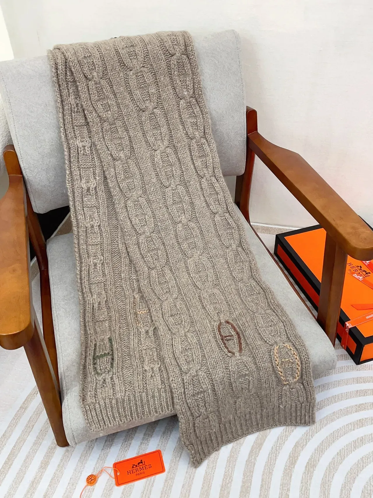 Hermès Beige Marron Tricot Cable Broderie Logo H Écharpe 6