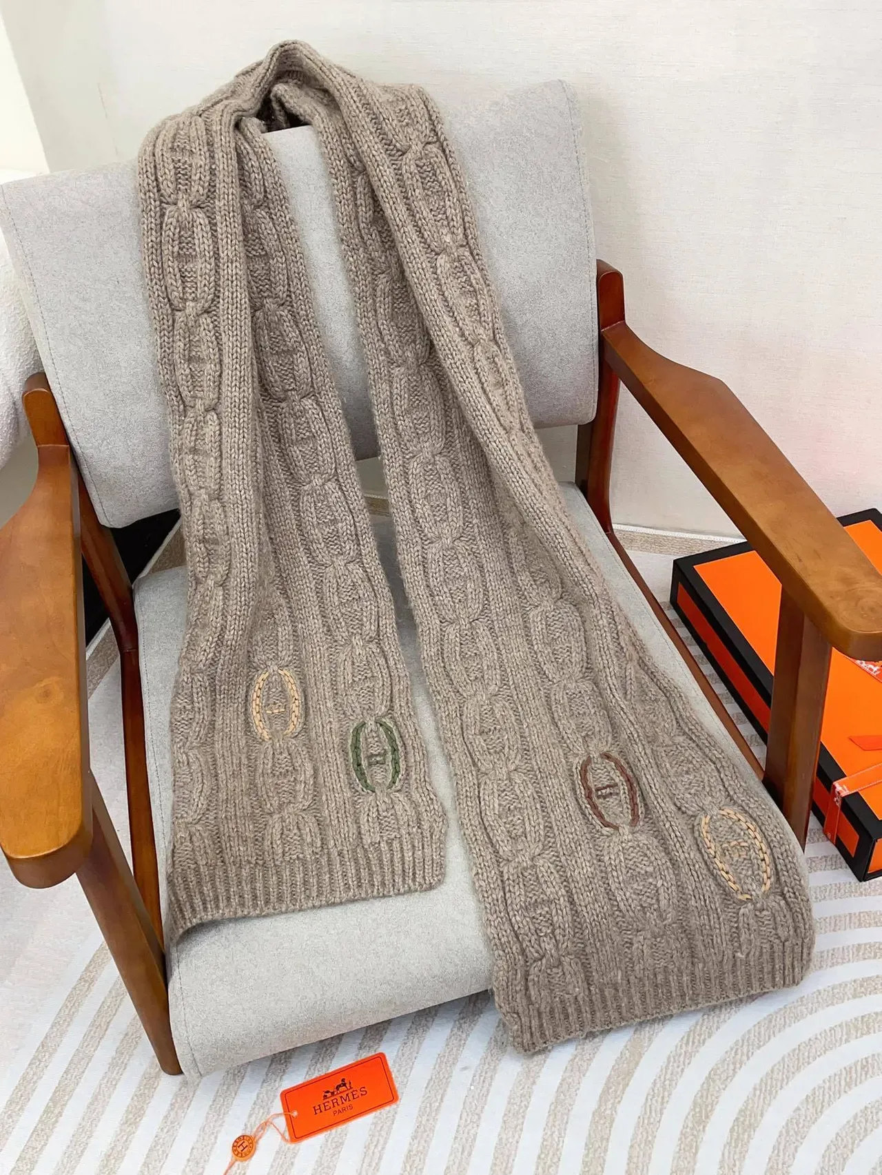 Hermès Beige Marron Tricot Cable Broderie Logo H Écharpe 7