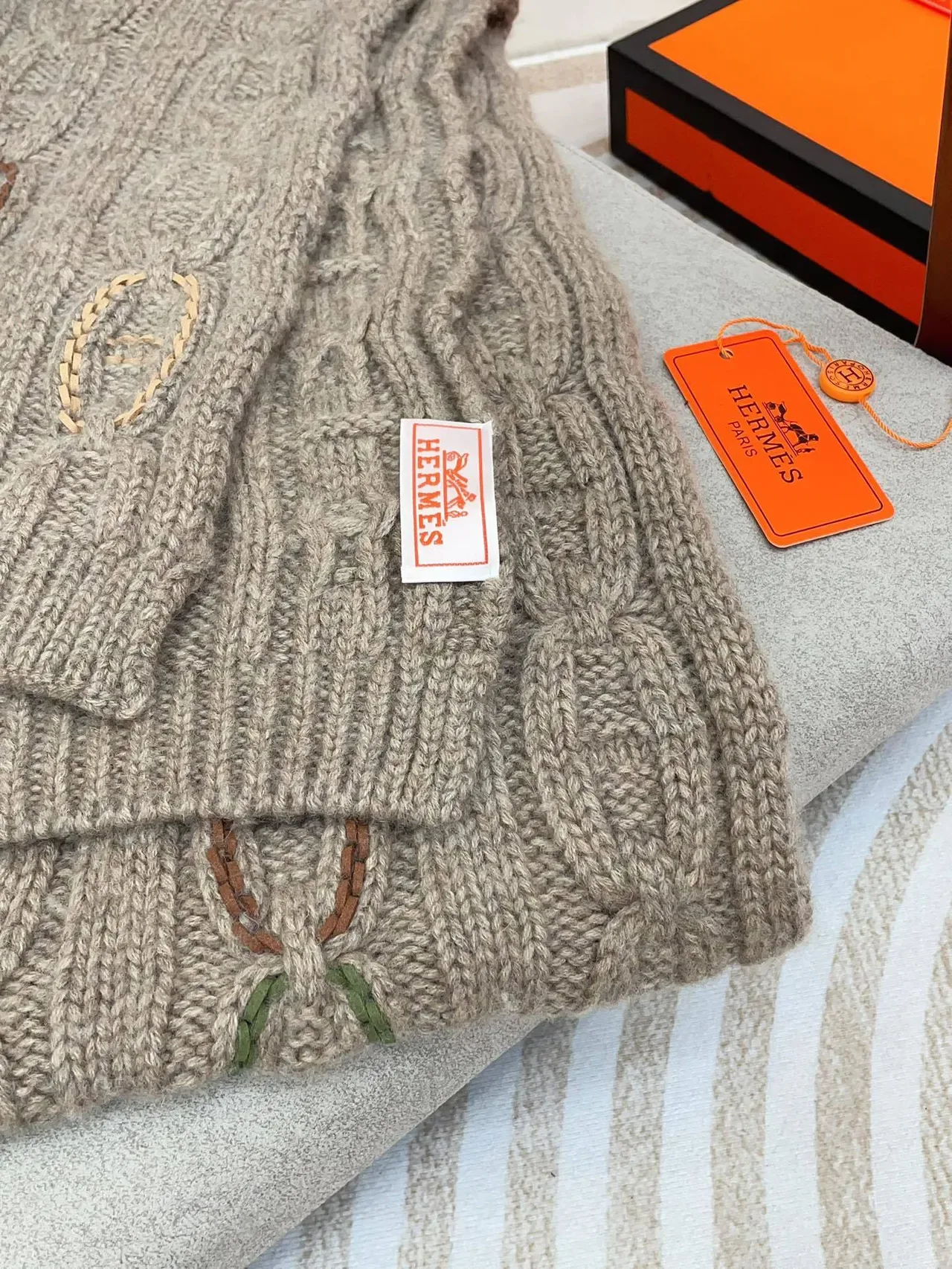 Hermès Beige Marron Tricot Cable Broderie Logo H Écharpe 9