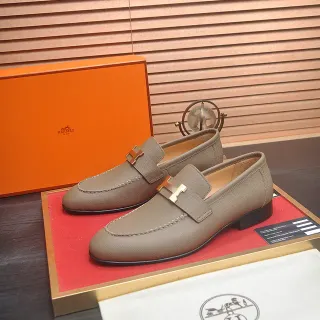 Hermès 米色 金色 H-Buckle Detail 纹理皮革 乐福鞋