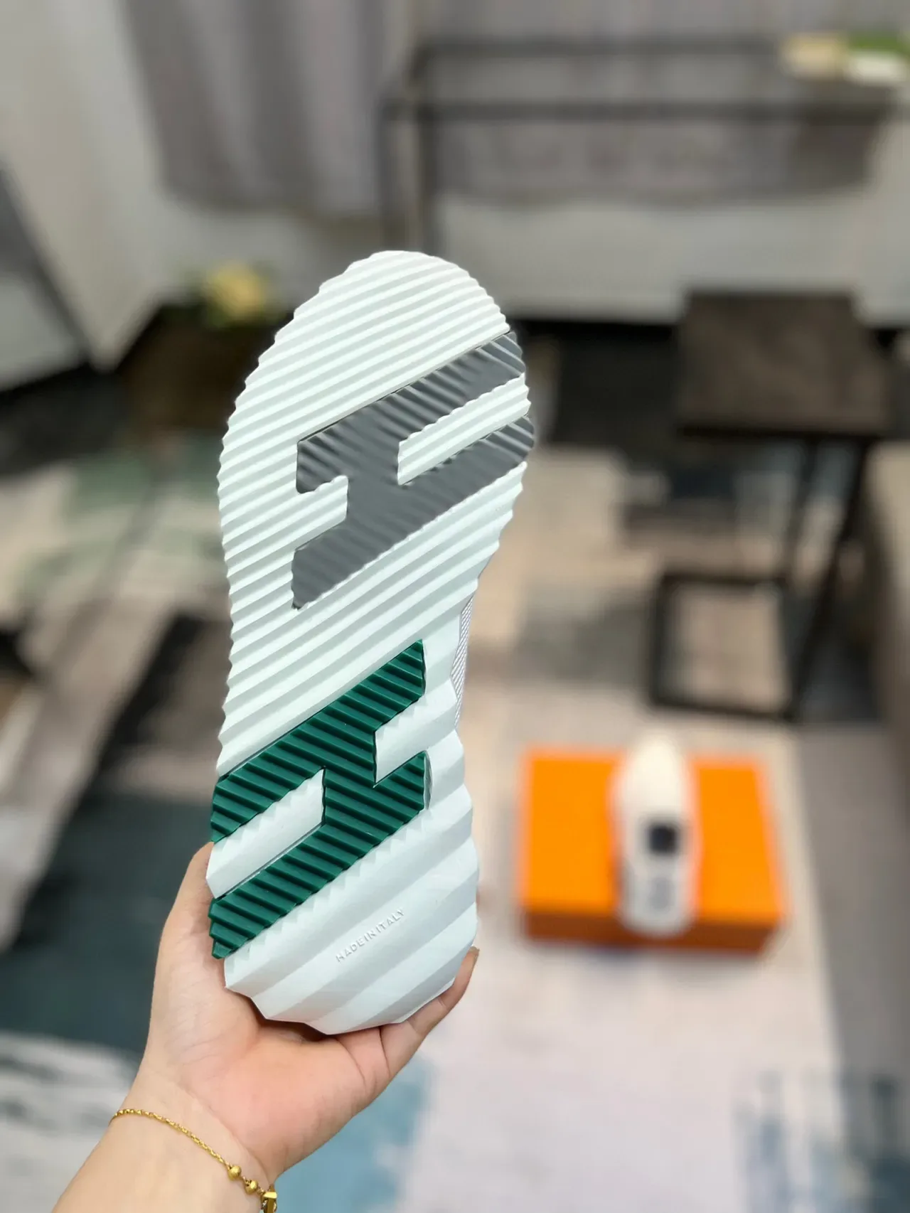 Hermès Beige Verde Malla Y Ante Superior Esculpida Con Surcos Suela Intermedia Lifestyle Sneakers 9