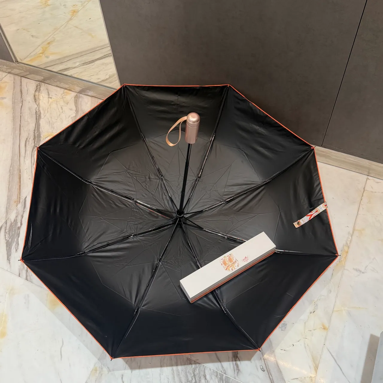 Hermès 米色橙色马术印花丝绸遮阳手袋 4
