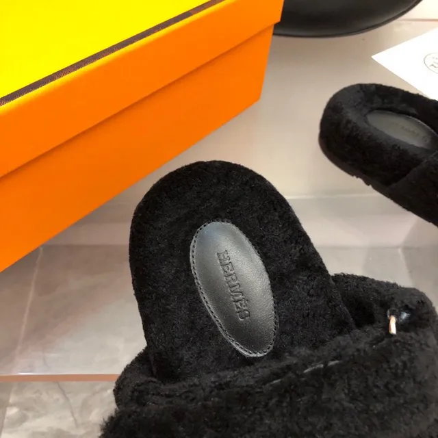 Hermès Black Fuzzy Shearling-Like Upper Double Wide Strap Slippers 5