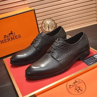 Hermès Chaussures Oxford Noir Cap Toe Perforé