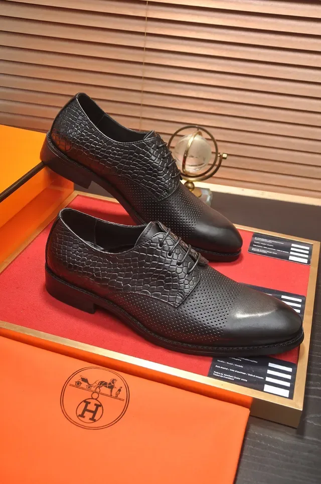 Hermès Chaussures Oxford Noir Cap Toe Perforé 4