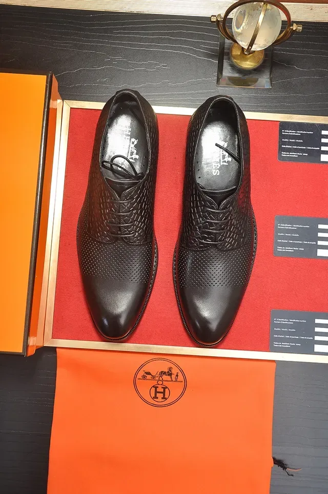 Hermès Chaussures Oxford Noir Cap Toe Perforé 5