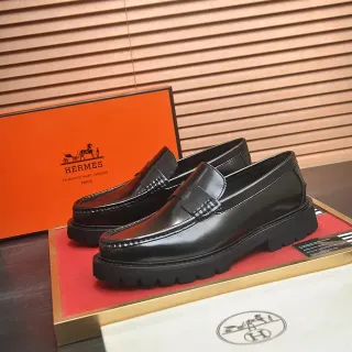 Hermès 黑色 抛光皮革 Moc-Toe 缝线 乐福鞋